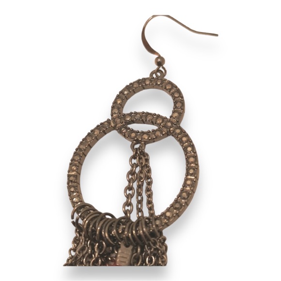 Feather and chain drop earrings - Picture 4 of 6